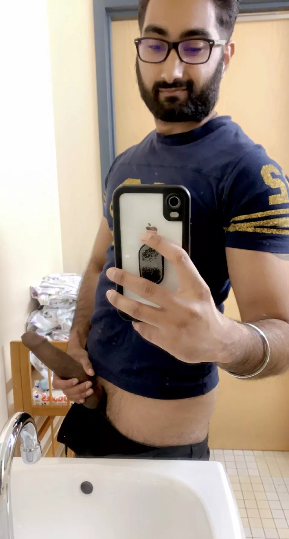 Come get dinner from daddy’s hand😏 posted by Big-Indian-c0ck