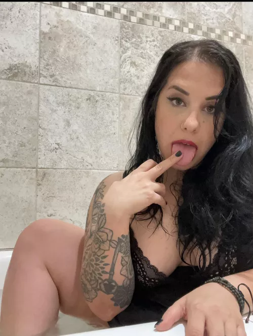 Come hang out with me.. a naughty lil goth slut. Instant access to almost 300 posts (with 3.6K likes 😈) No PPV and only $4.99/mo. Also open for sexting and customs. DM me 💋 by JaxxxDaniels44