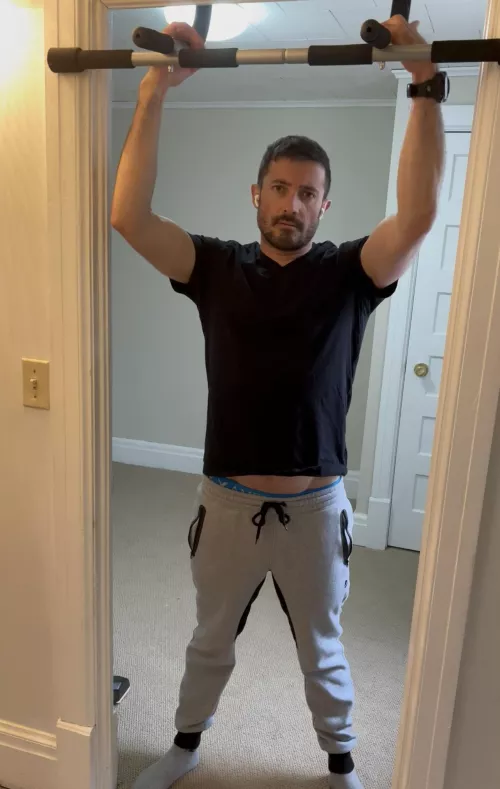 Come hang by bathroom_bang