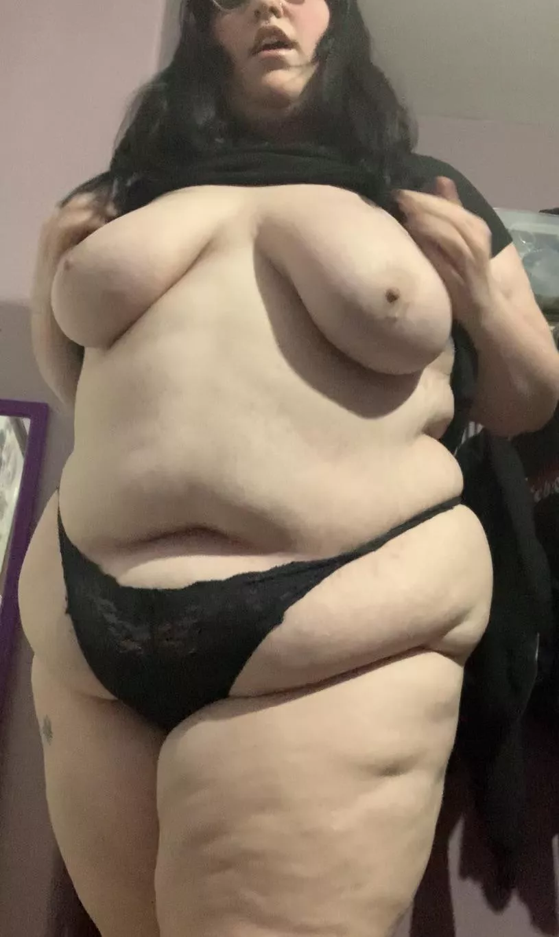 Come hold them up for me?💕 posted by starsxandxpills