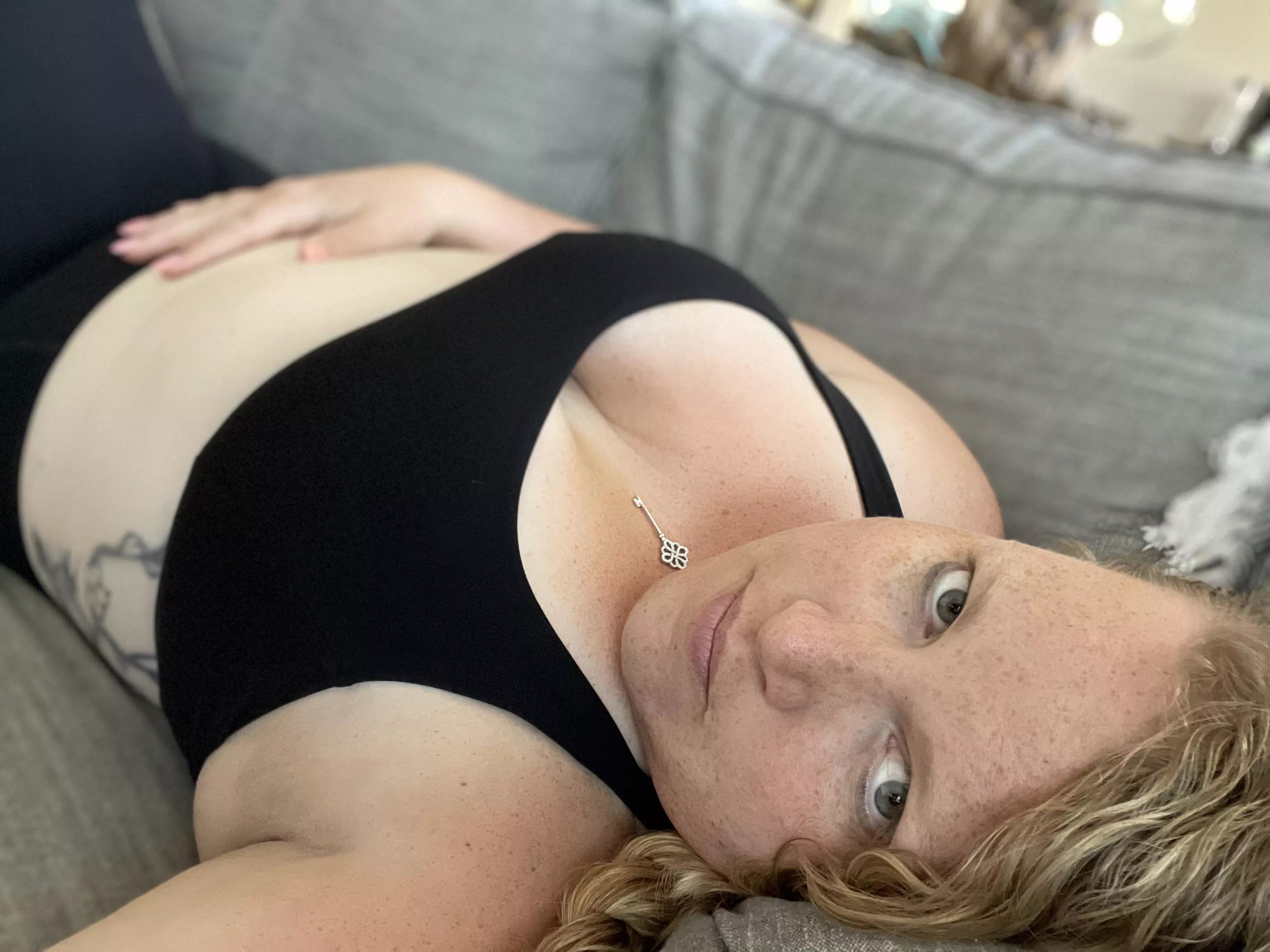 Come join me on the couch 😈 posted by Lynee418