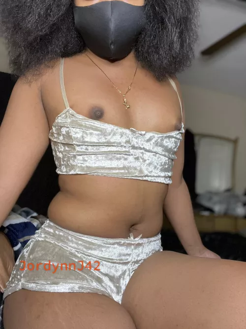 Come lay down and let me take control by jordynnJ42