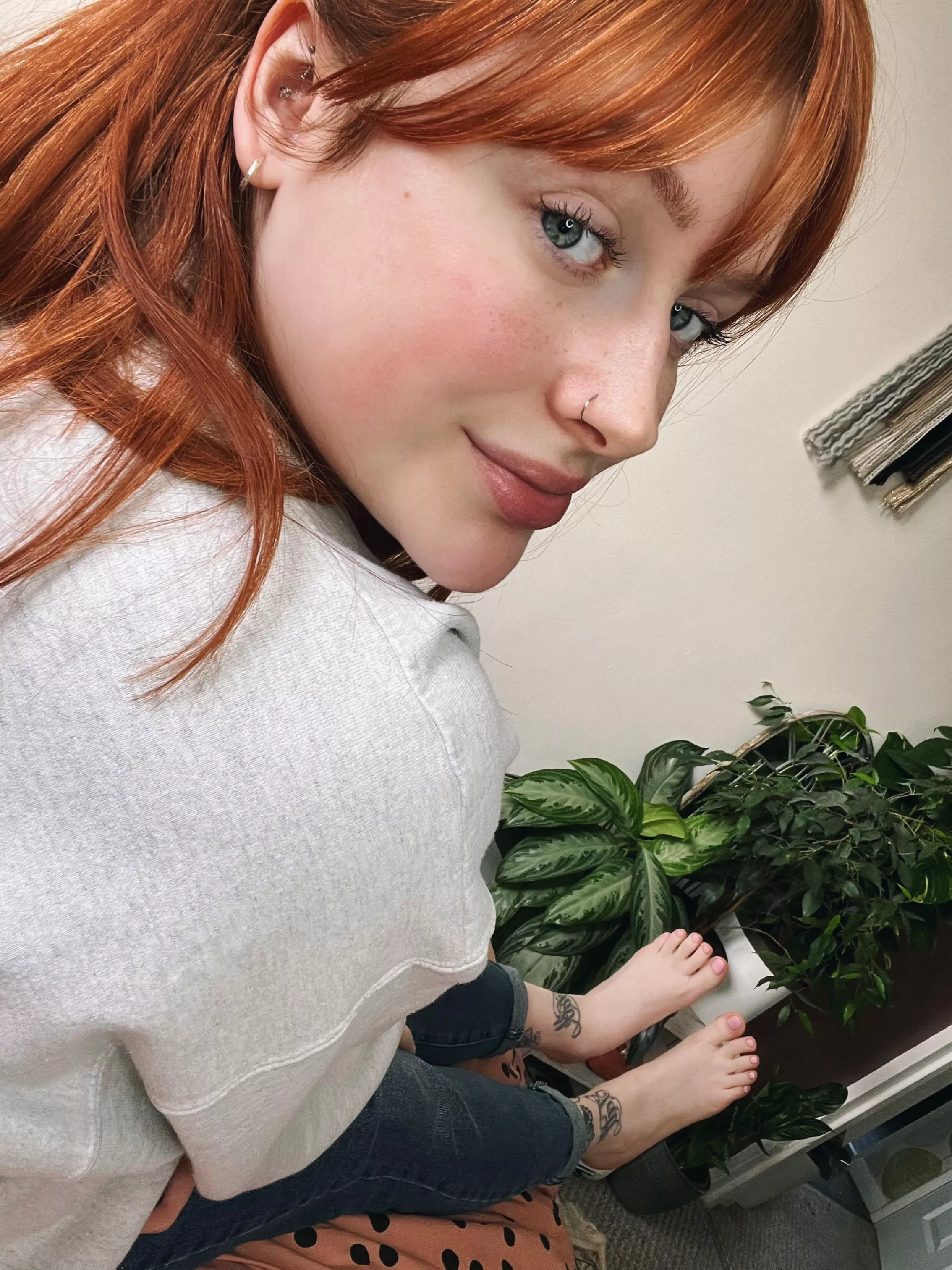 Come massage my feet, please! 🌸 posted by Faefeet