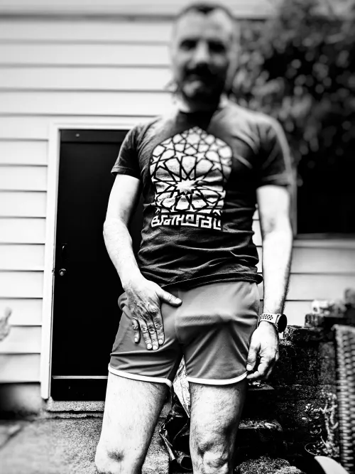 come meet dad in the backyard. by OtterboxPDX