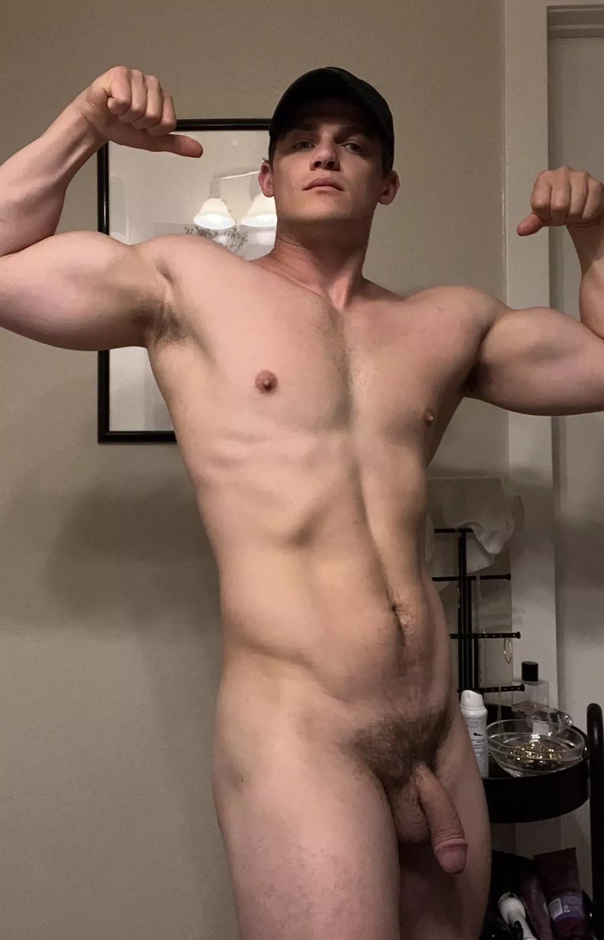 Come over after the gym bro [22] posted by Elfluvr