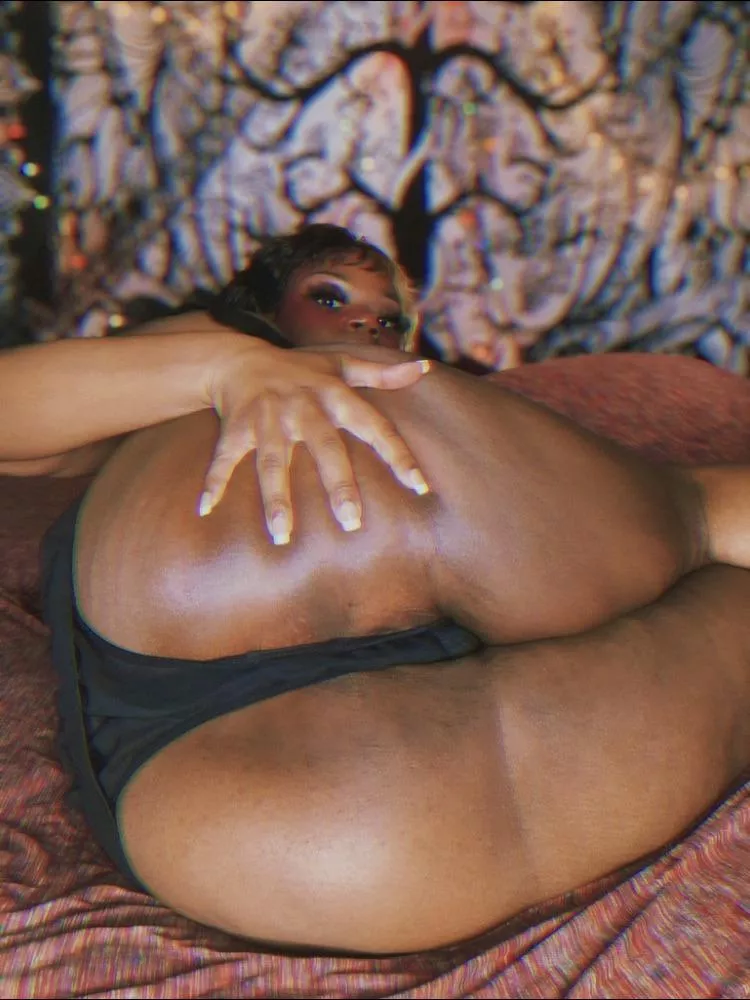 Come over and fuck me from the side posted by dayumdaddi