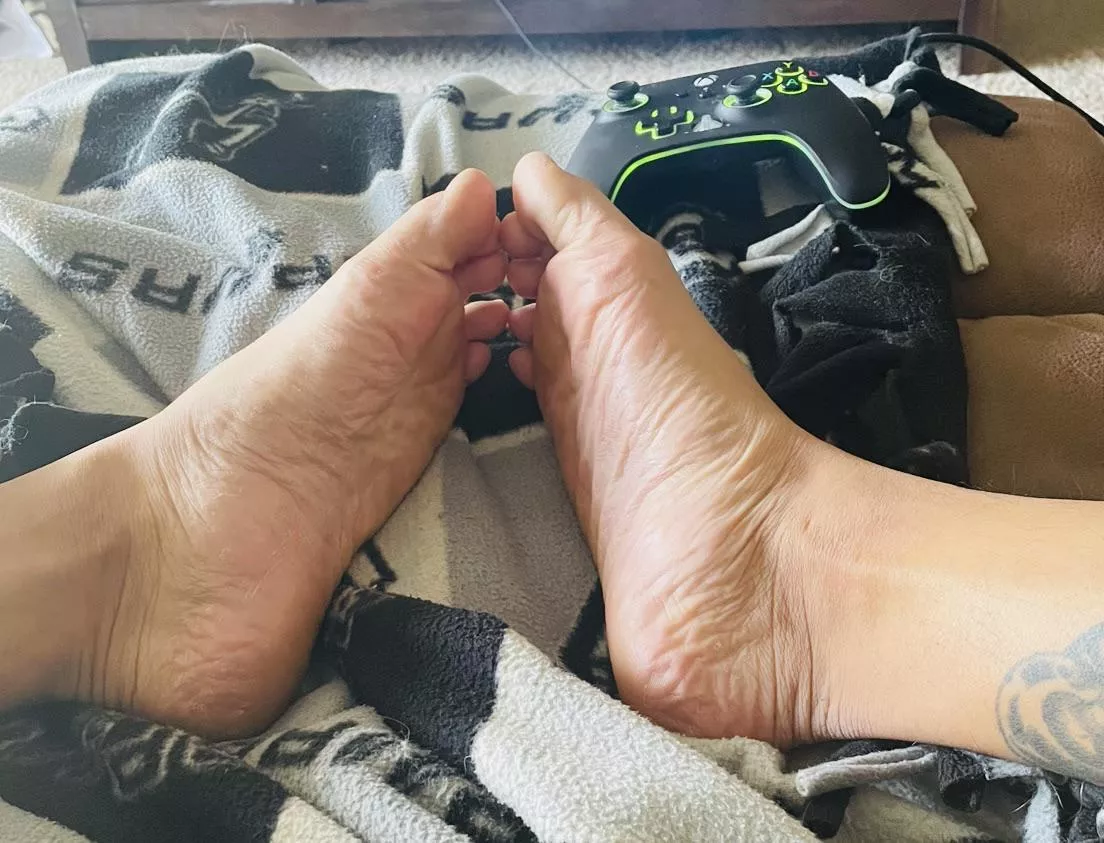 Come play warzone with me posted by Harrypotskins1