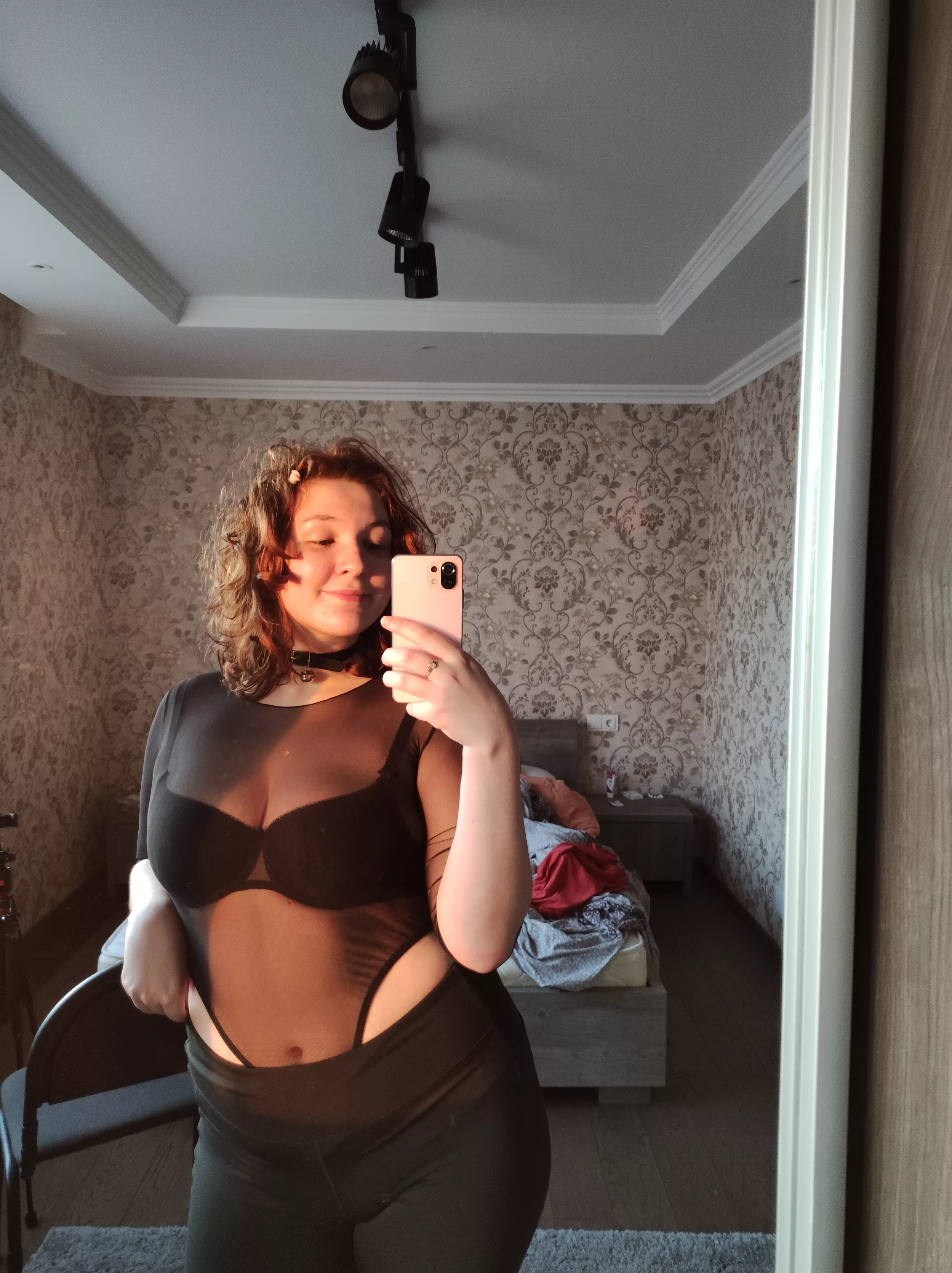 Come play with me posted by vicky_foxx