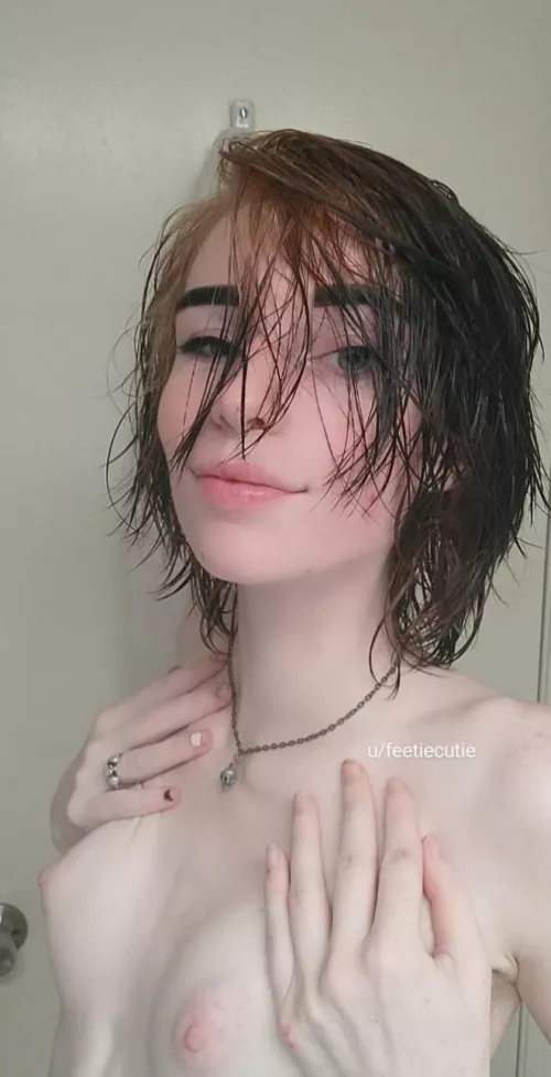 Come play with my cute ass :) by feetiecutie