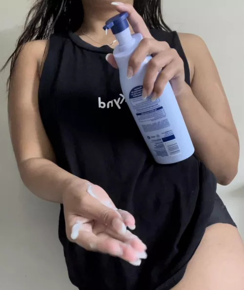 Come play with my pretty little hands 🤭 by asianbeauty_