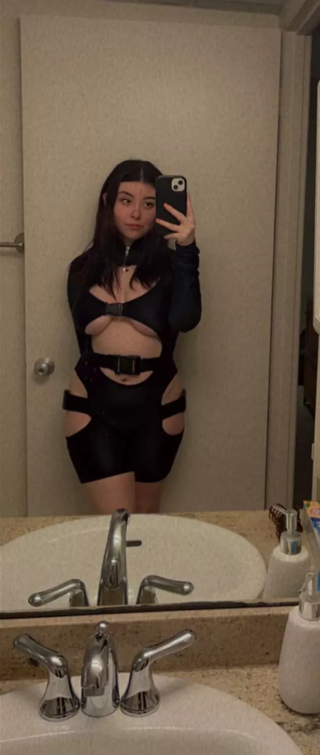 Come rip it all off me posted by Distinct-Antelope626