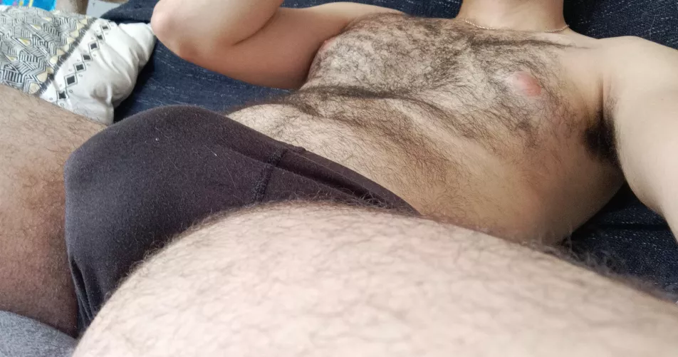 come rub my chest by Hardyfran2