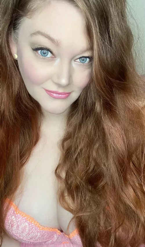 Come say hello <3 by Toyrobot2285