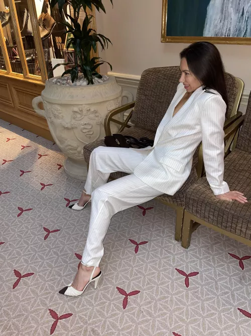 Come say hi by annabelarmas