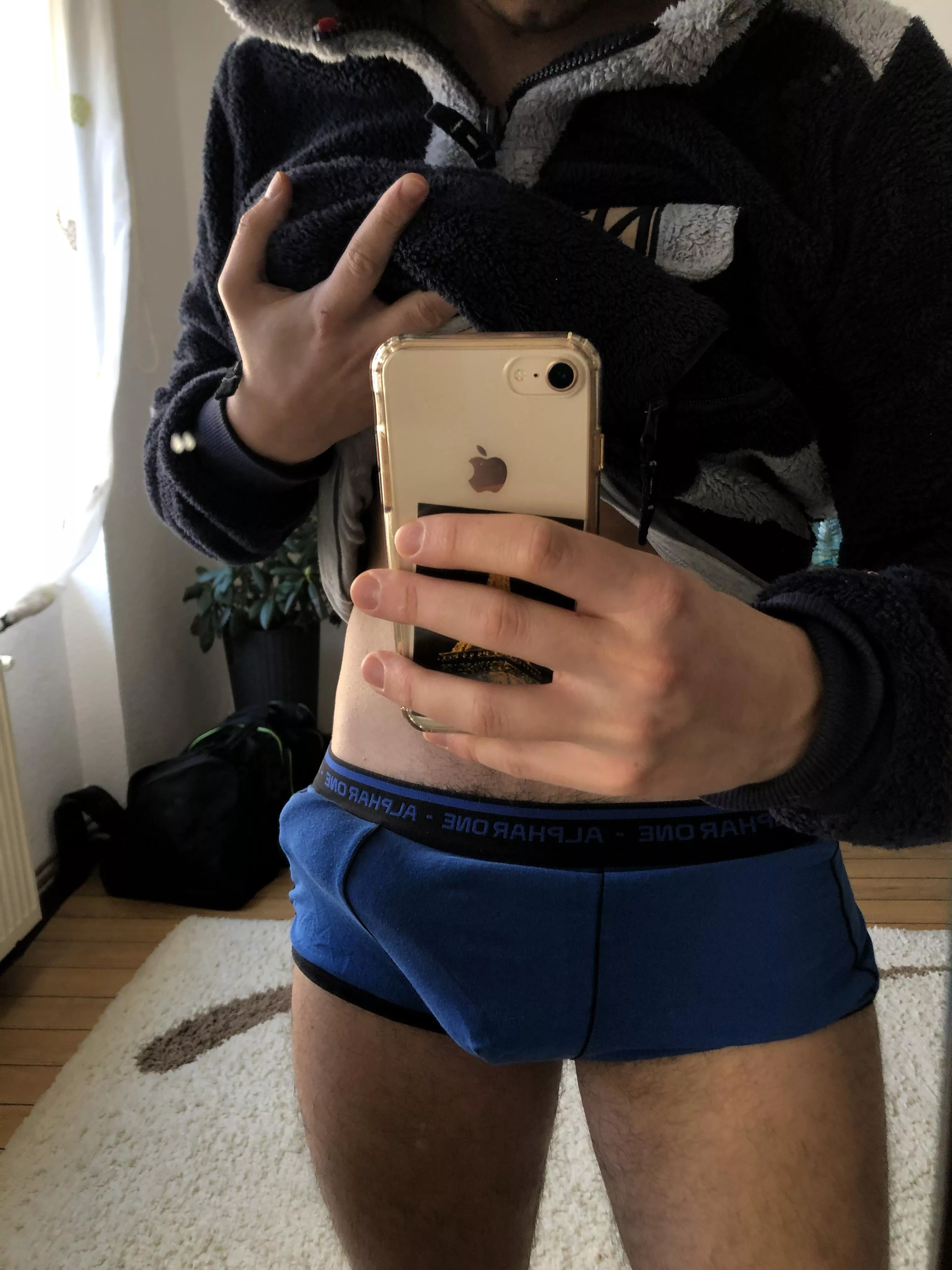 come see whats underneath😈 posted by Its_me_Eduardo20