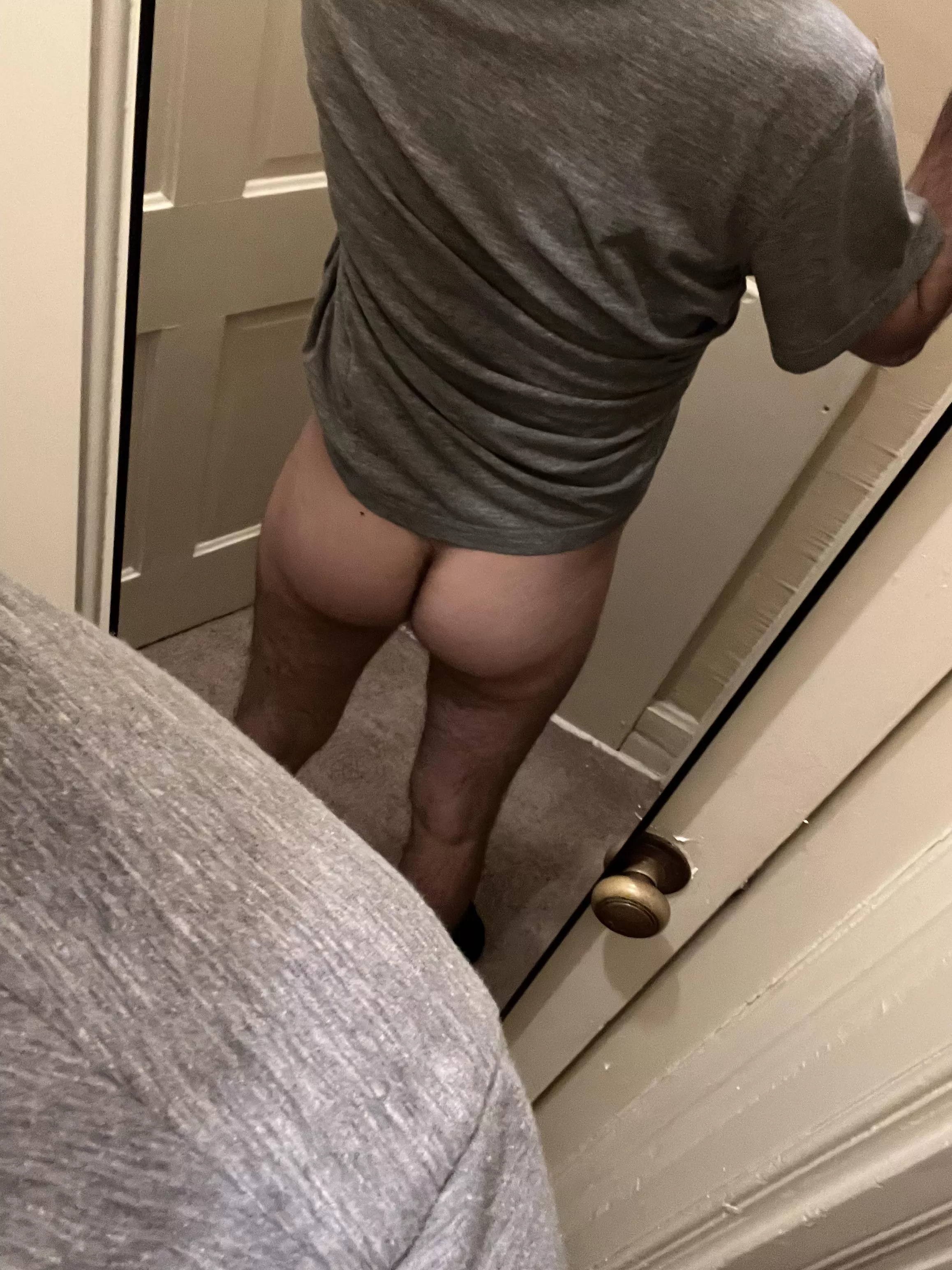 come show my ass some love ❤️ posted by nothingtoseehere02