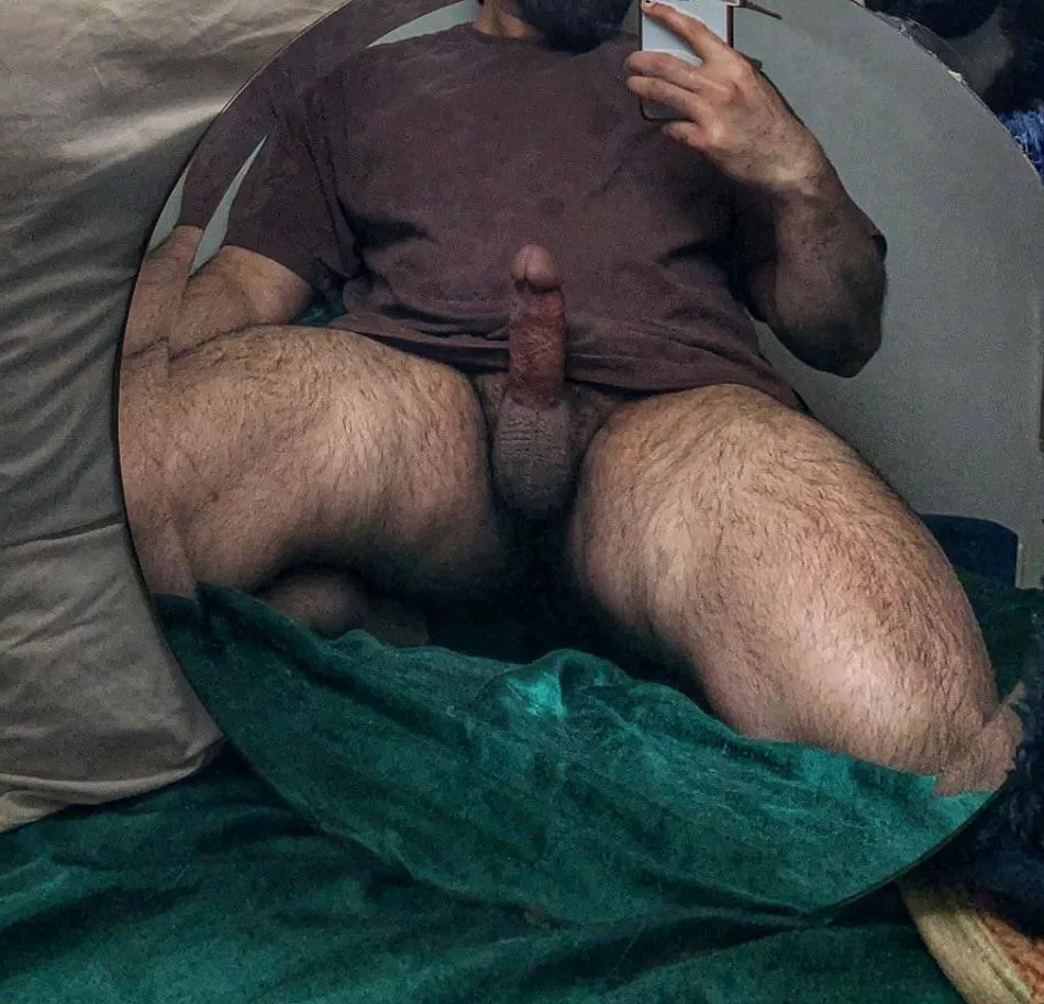 Come sit on daddy’s lap 😈 posted by mohimbo