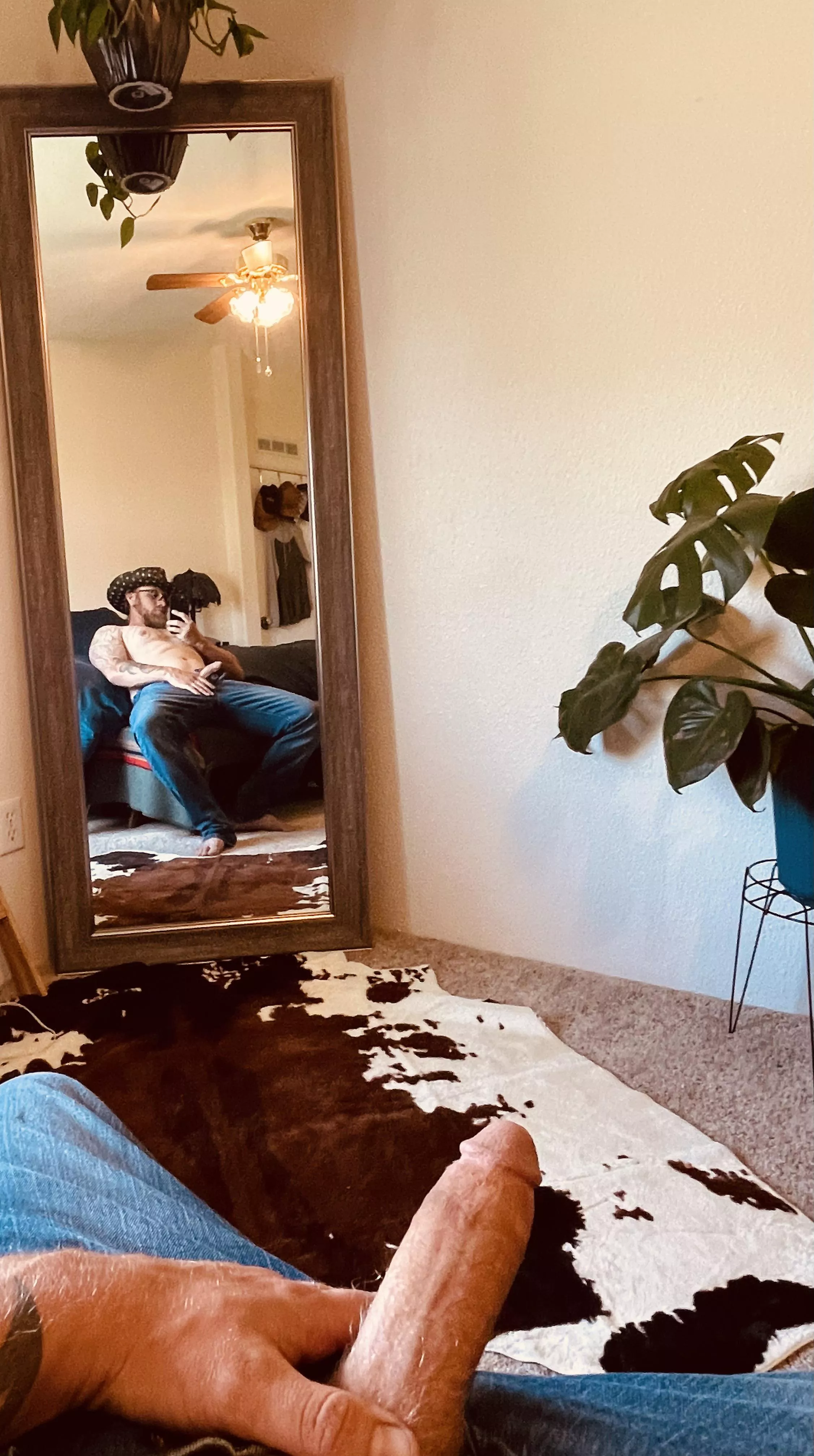 🤠COME SIT ON MY LAP🤠 posted by Jax-Experiences