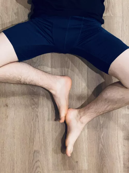 Come sit on my lap by andysfeet