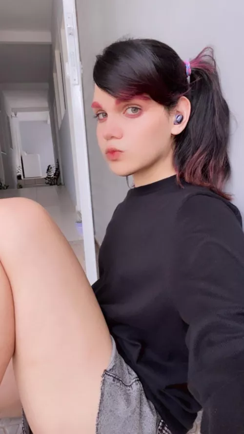 come sit with me :3 by samaramagica