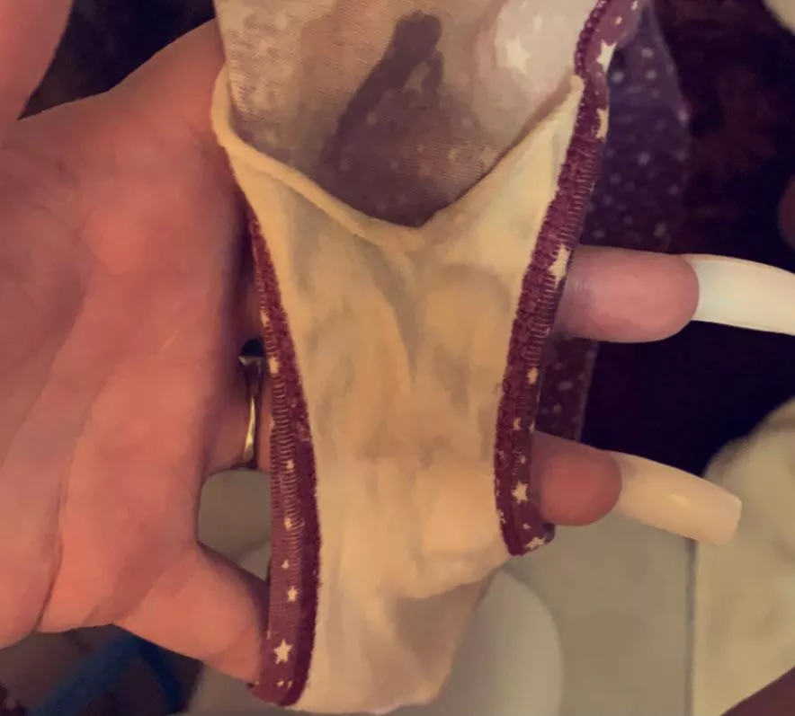 Come sniff these dirty panties 😈 posted by Misshairypussy