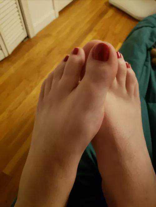 Come suck on my toes by Shayla_Kay69