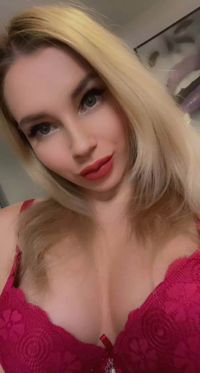 come take a nap between them posted by FreelySuccessful