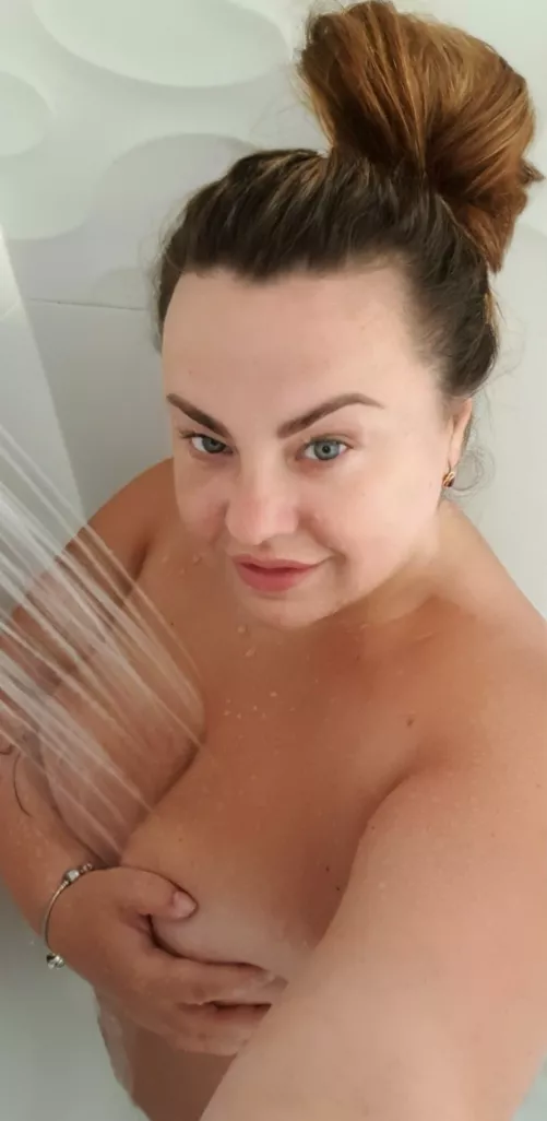 Come💋 take a shower🚿 with your curvy milf❤ by South-Ad-9819