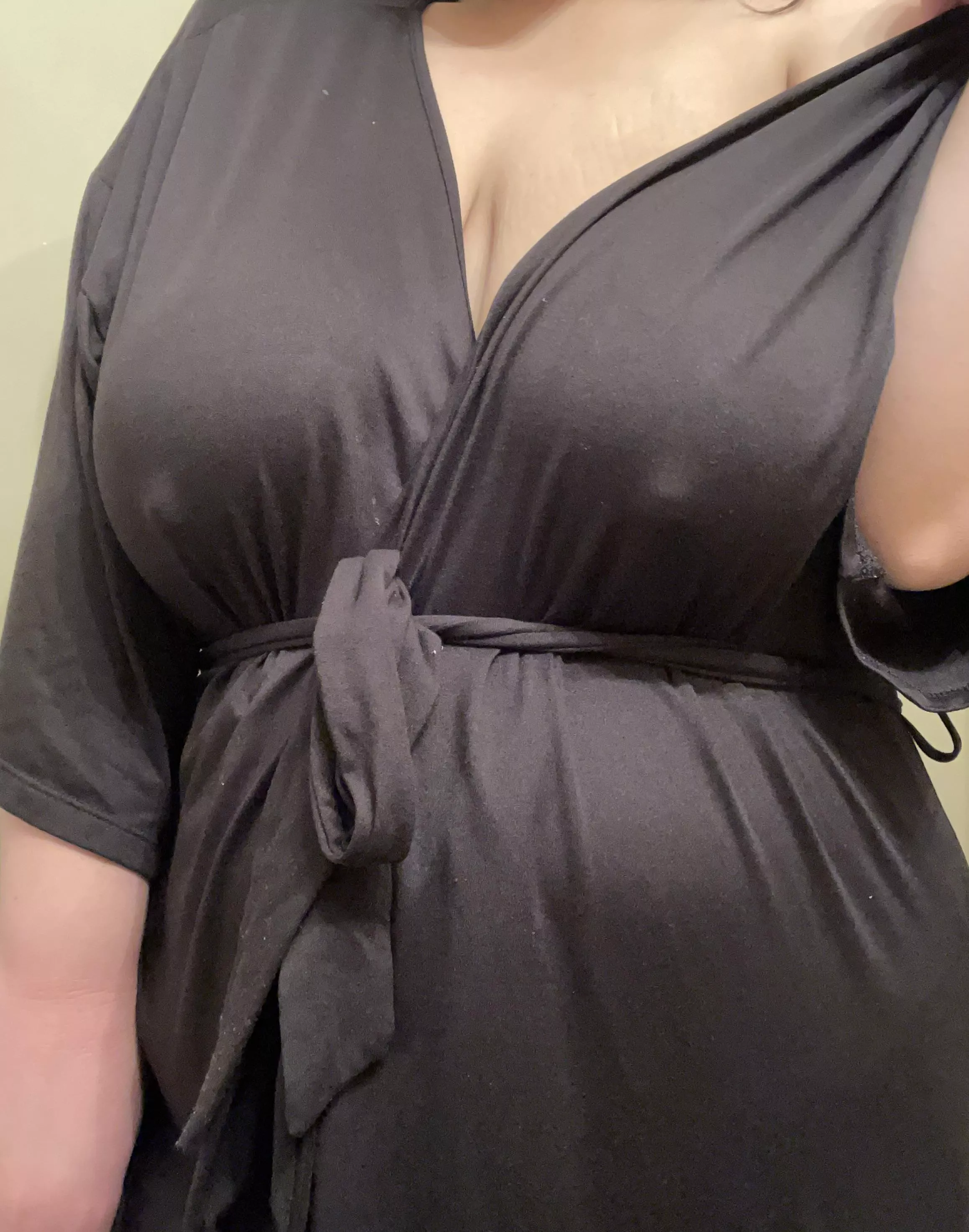 Come to bed babe posted by Busty_baby_marie