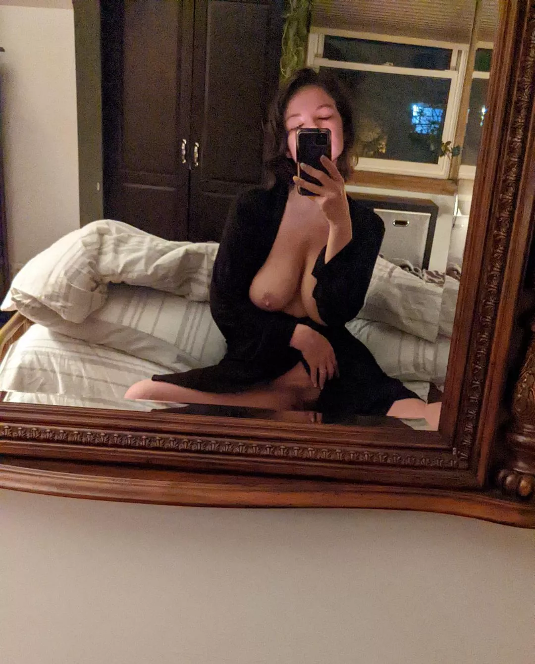 Come to bed? (f) posted by LightlyWaiting