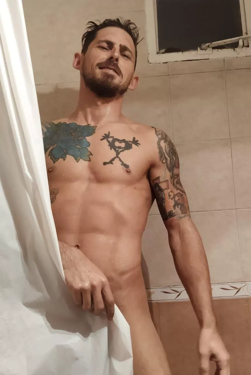 come to the shower with me... posted by heyjuancho