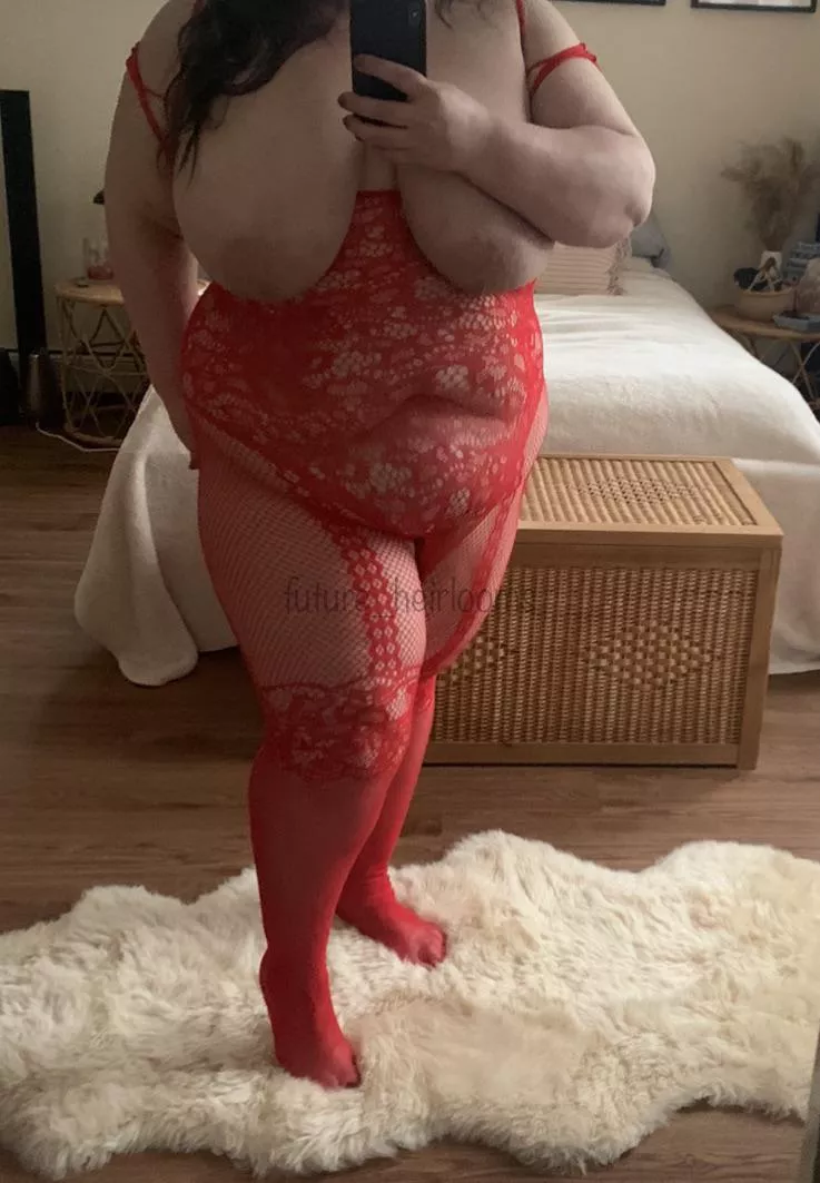 Come tuck me in? 💋✨ posted by future_heirlooms