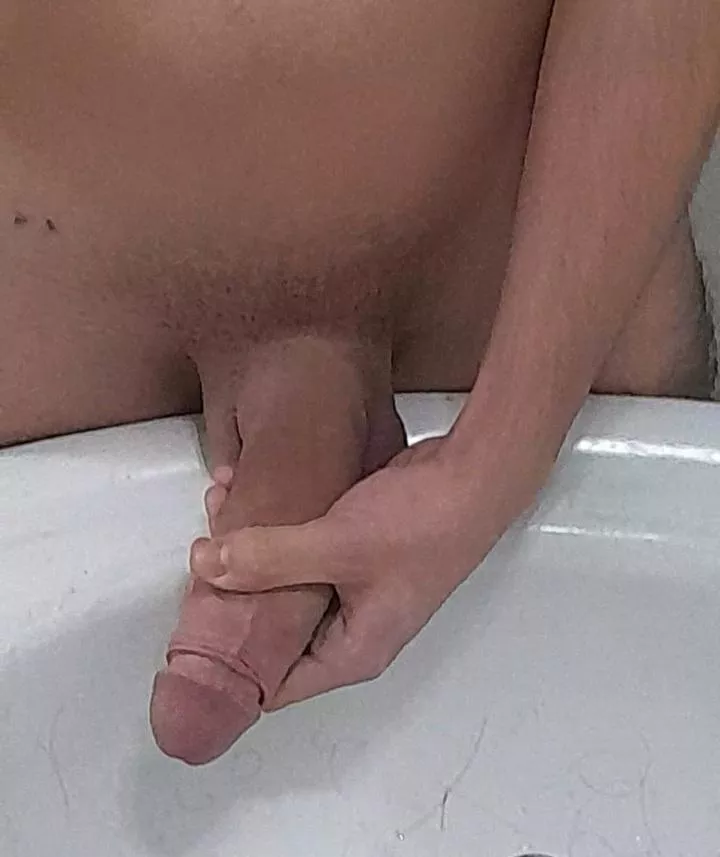 comment if u like what you see 🤤💦 posted by Friendly-Preference3