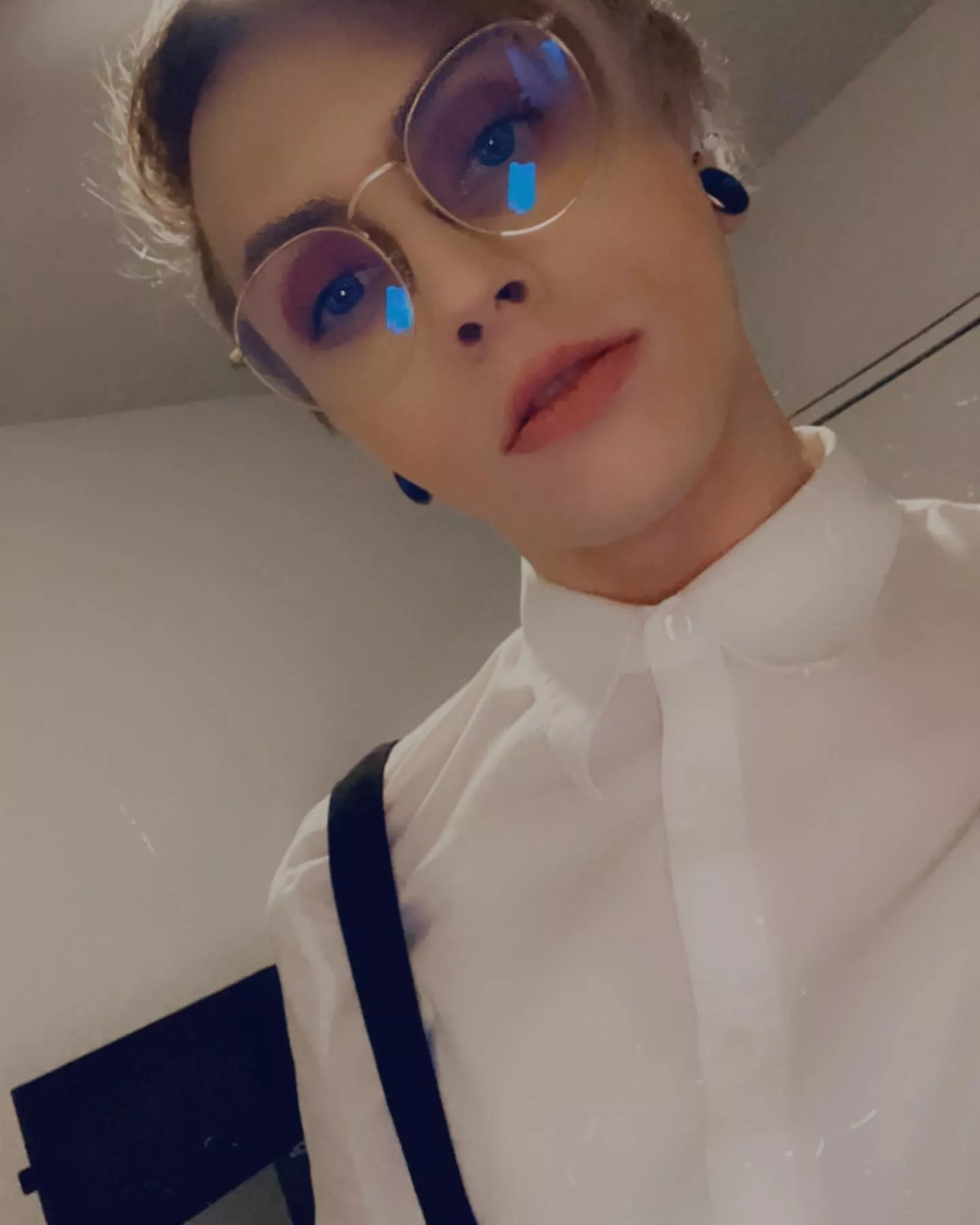 Compliment me and I’ll Compliment you posted by cUwUddles