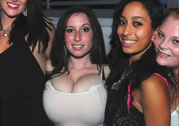 confident smirk posted by ant0nius77