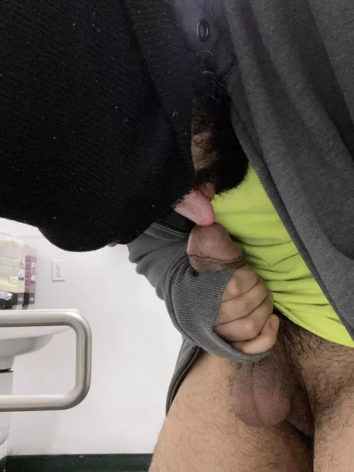 Connecticut selfer just taking a little work break by electricaldynamo