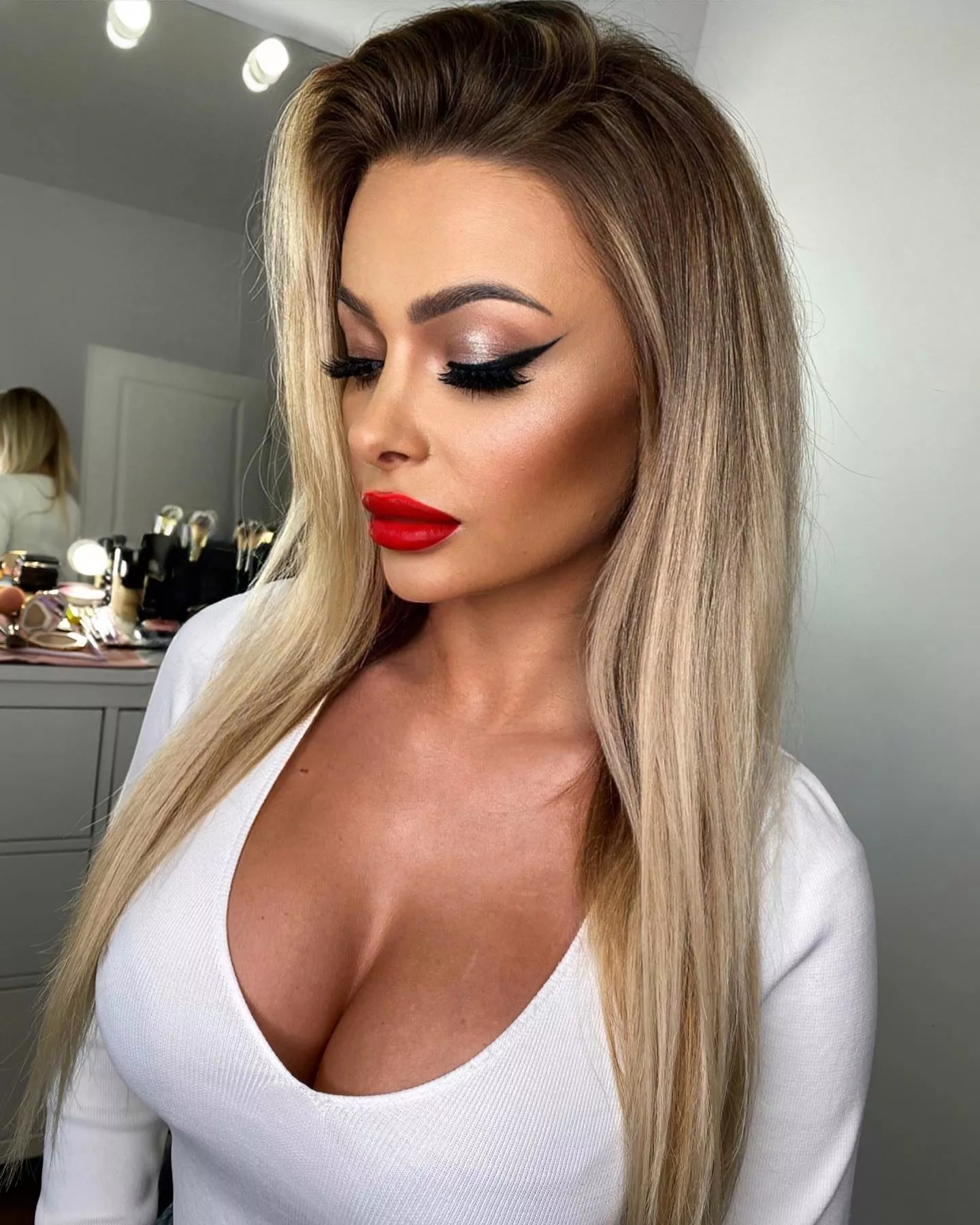 Contours & Cleavage posted by gooningaccount