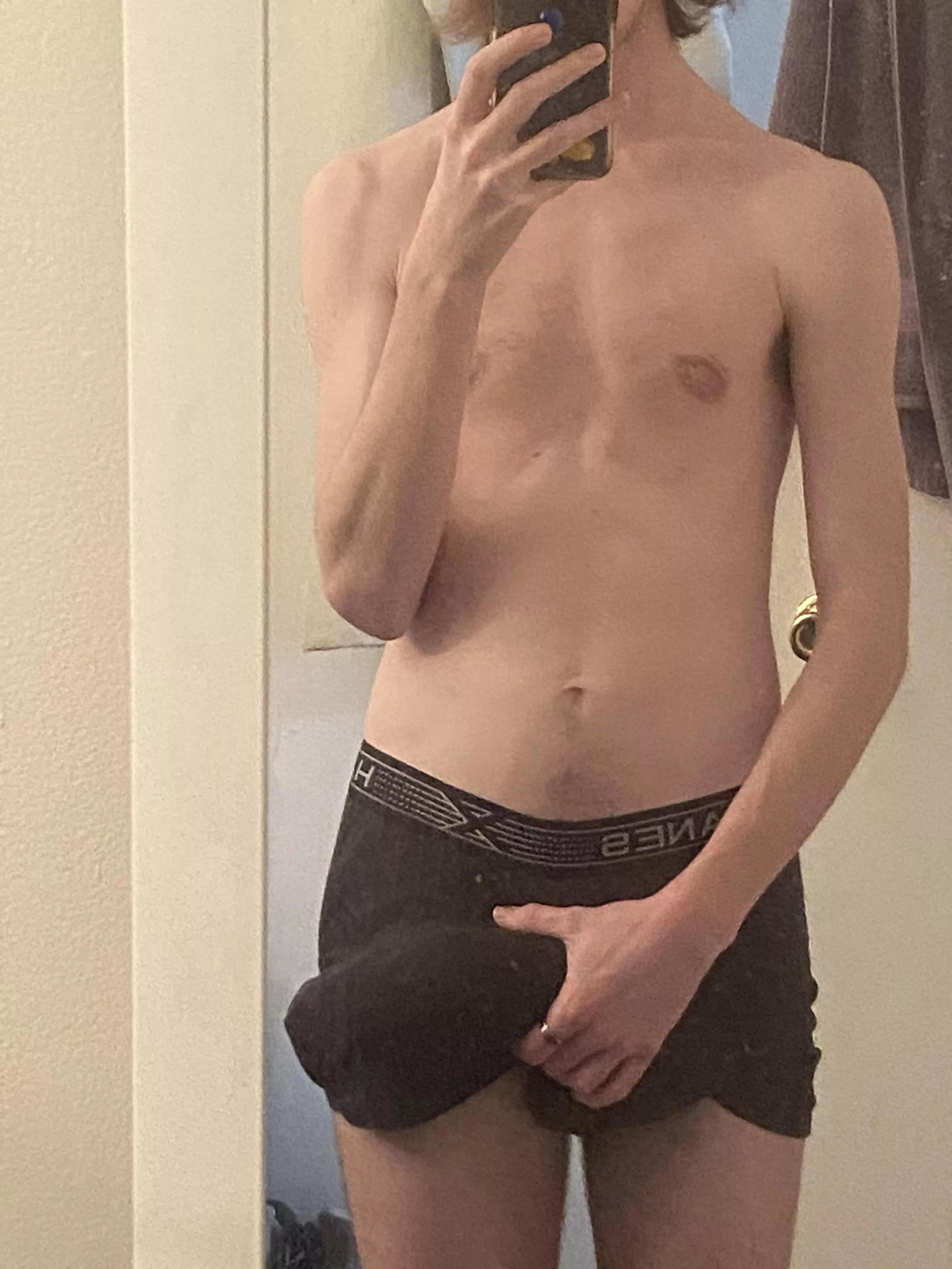 Convince me to post more than a bulge pic posted by Dpp_hellboi