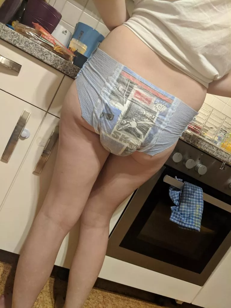 cooking in a diaper posted by DiapersAndSex