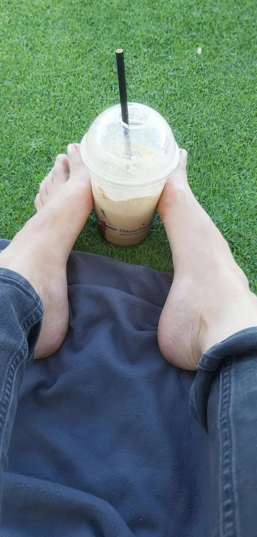 Cooling my toes [F] by ebony_eyes