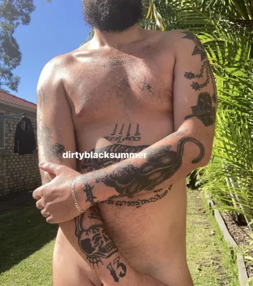 Copping some sun on a Sunday. by dirtyblacksummer13