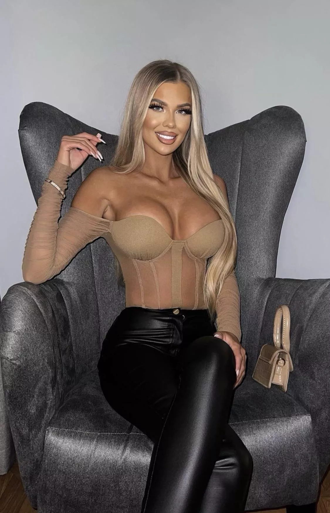 Corset posted by round_plastic