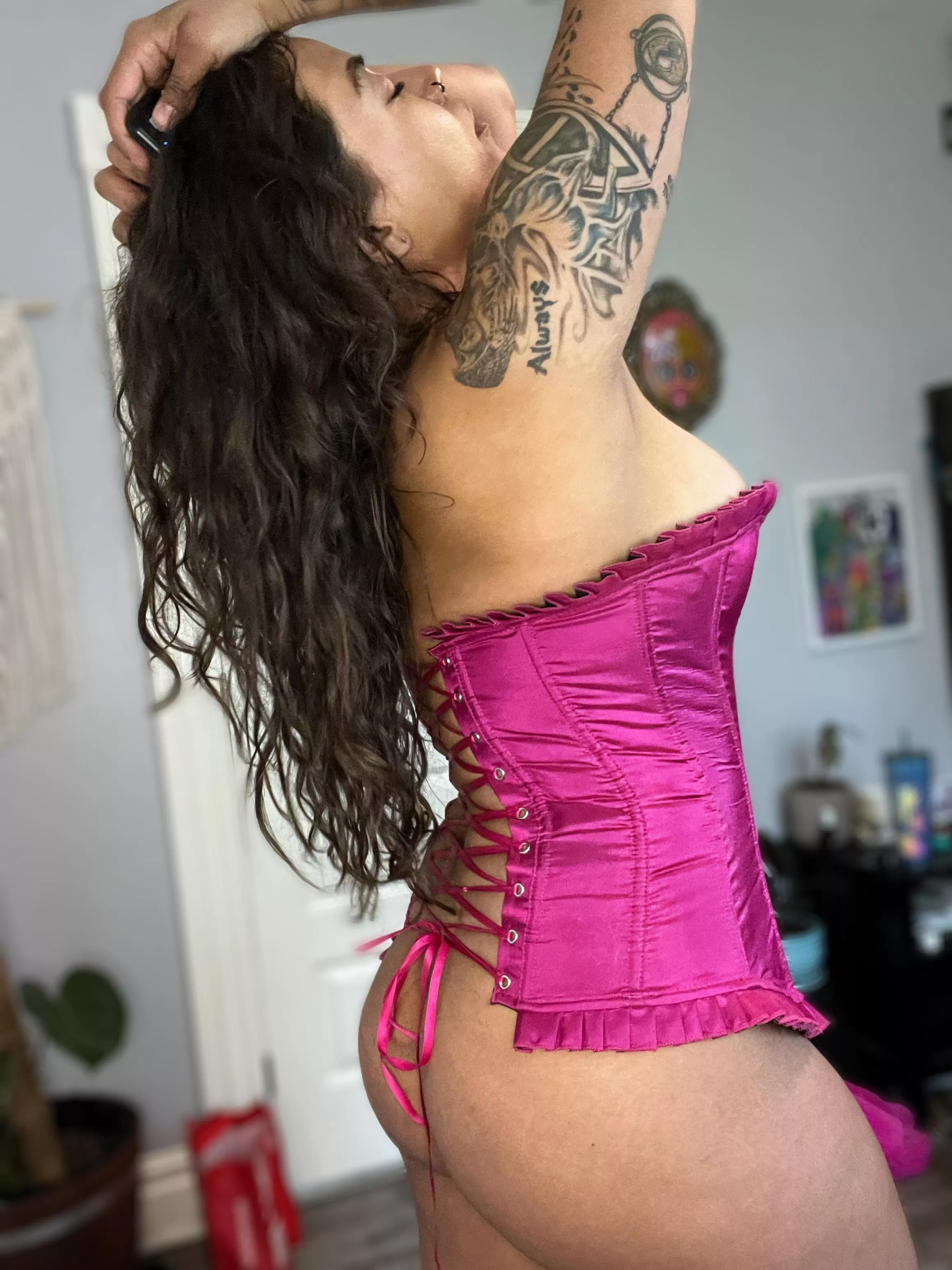 Corsets always have a special place in my heart ❤️ posted by bananabred212