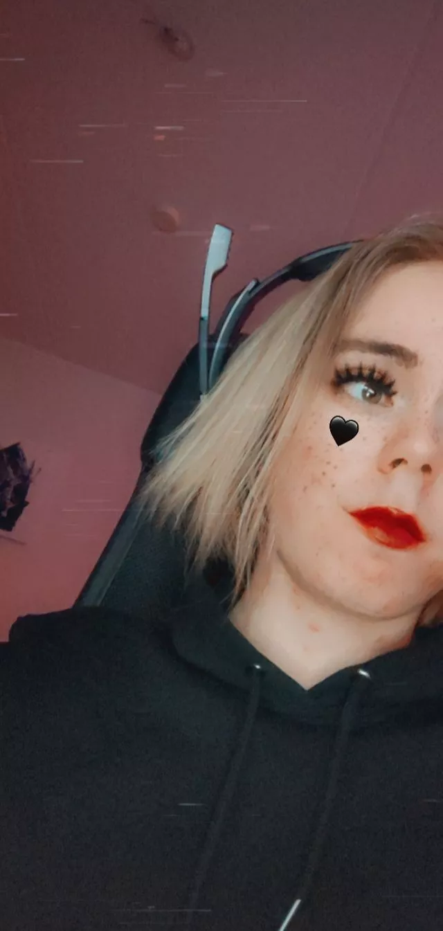 Could i have some validation please 👉👈 posted by sakelaren