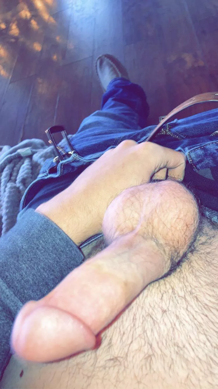 Could really bust a fat nut right now😈 I haven’t jerked off in a week😩 Somebody come suck me and clean up my mess for me?👀 posted by FarmersTan22