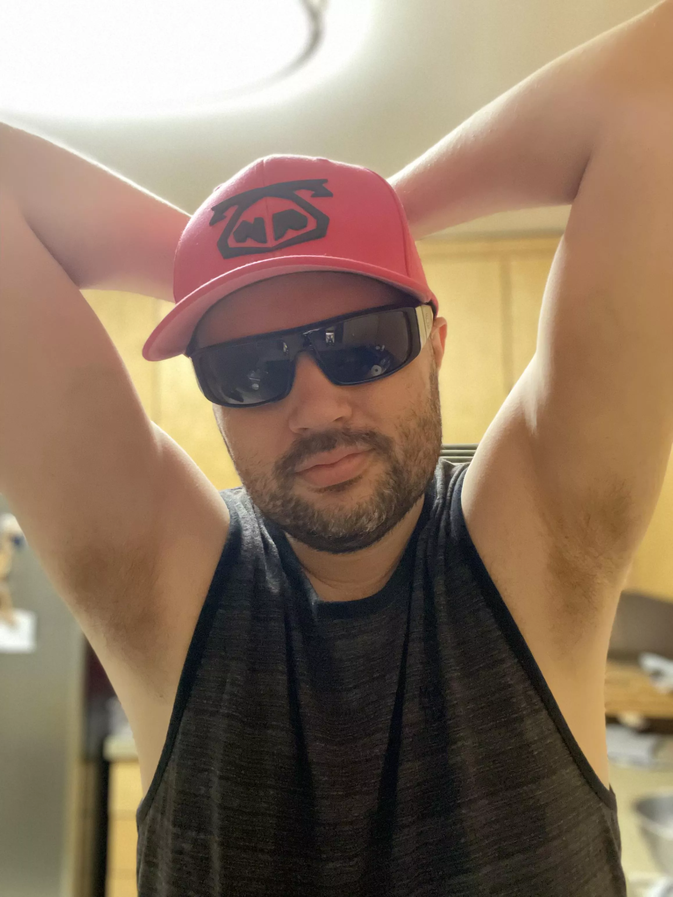 Could use a tongue bath. 🐽 posted by AltCub1