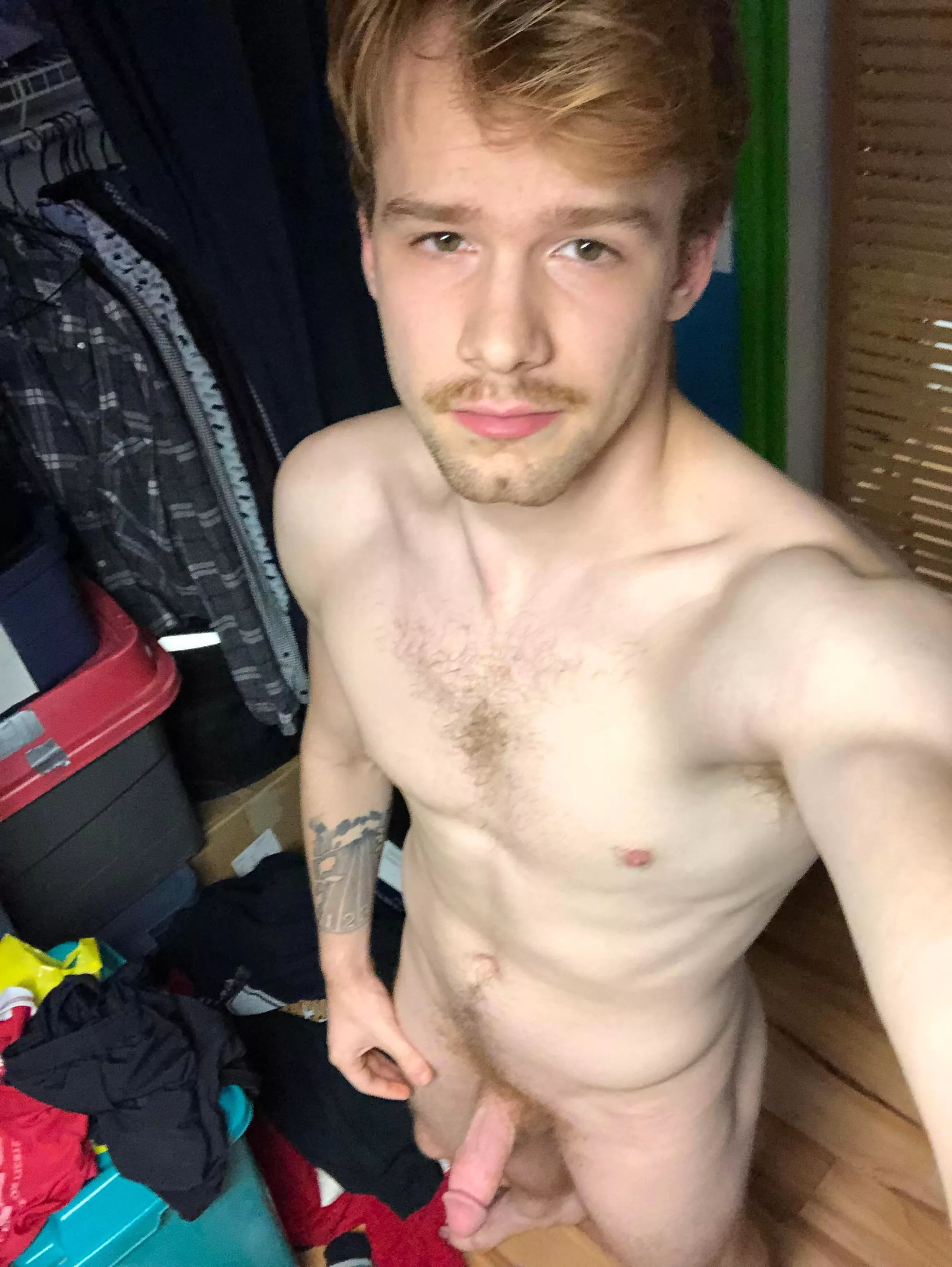 couldn’t find something to wear posted by throwawayartrax