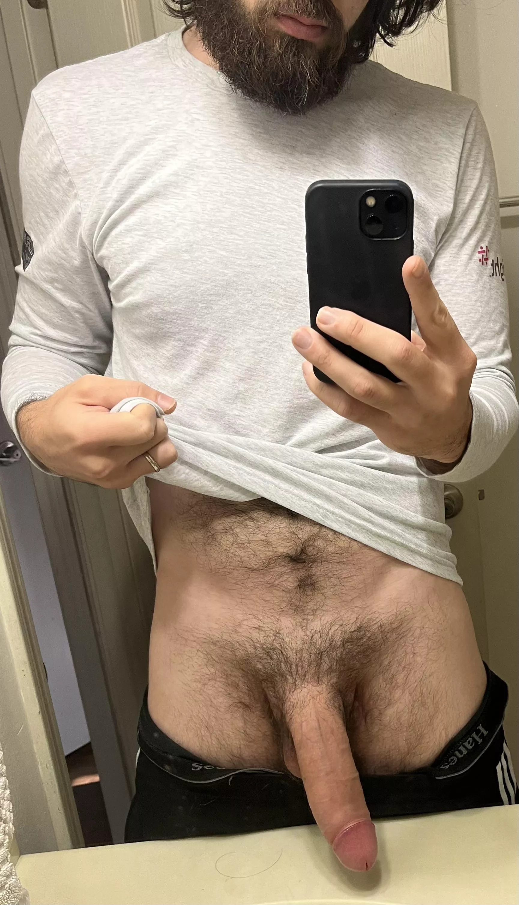 Couldn’t think of a title. Could you help? posted by Bulky-Initiative19