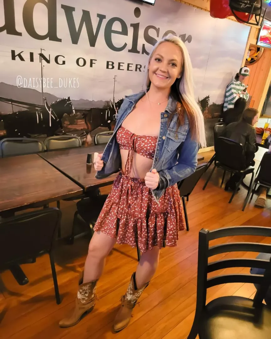 Country Girl going out by Daisybee_dukes