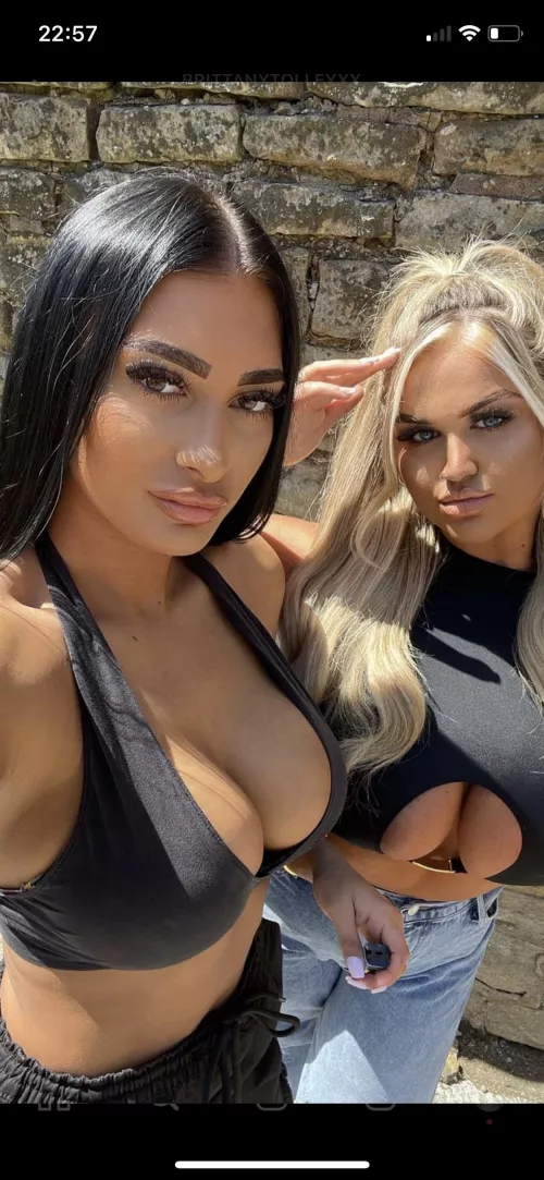 Cousins on the right by Sensitive-Race8352